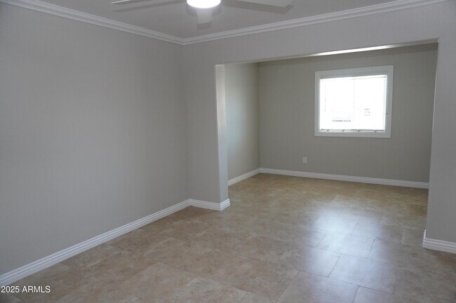 Building Photo - 8355 E Palm Ln