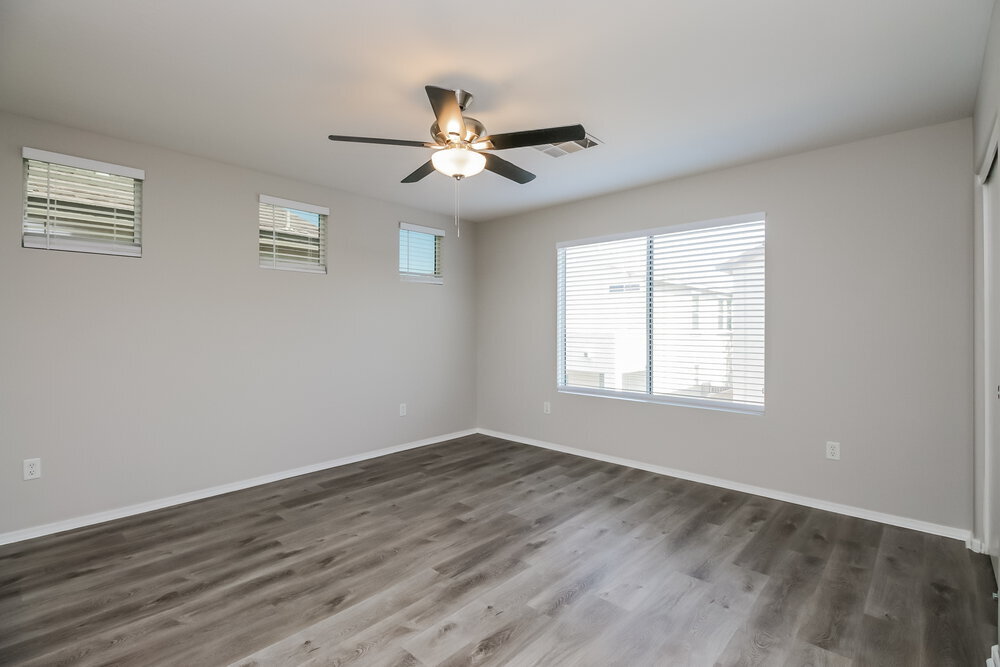 Building Photo - 1447 S Pheasant Dr