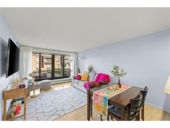 Building Photo - 48 Groveland Terrace