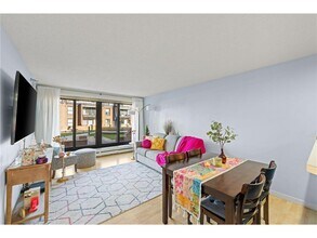 Building Photo - 48 Groveland Terrace