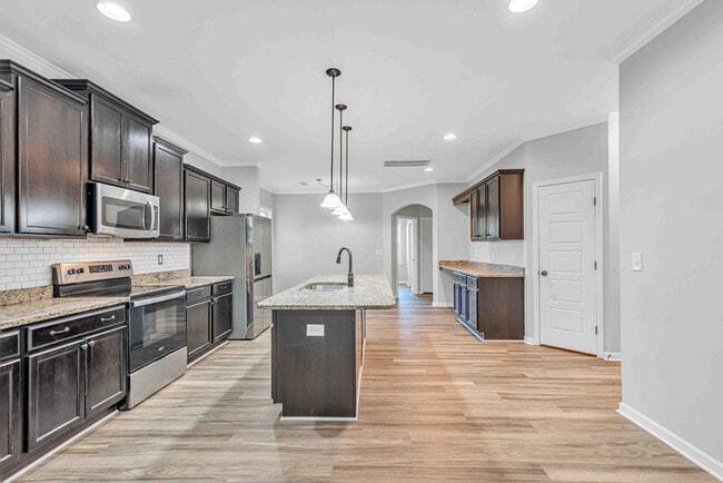 Building Photo - 601 Winfall Dr