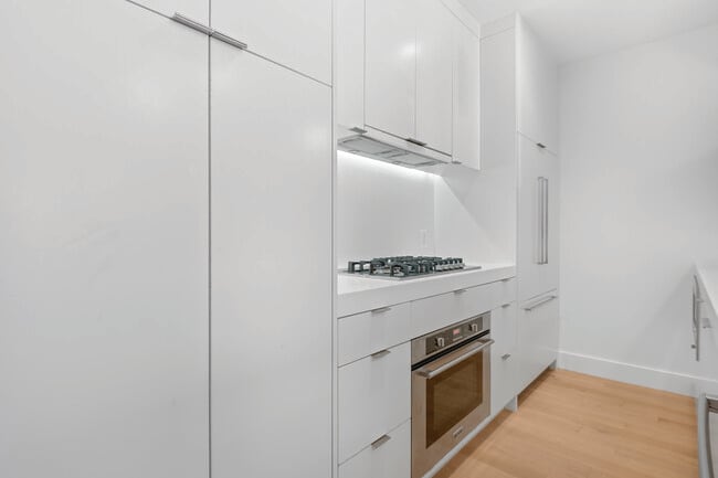 Building Photo - 1515 K St SE