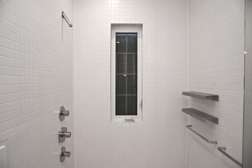 Building Photo - 1573 Pennsylvania Ave