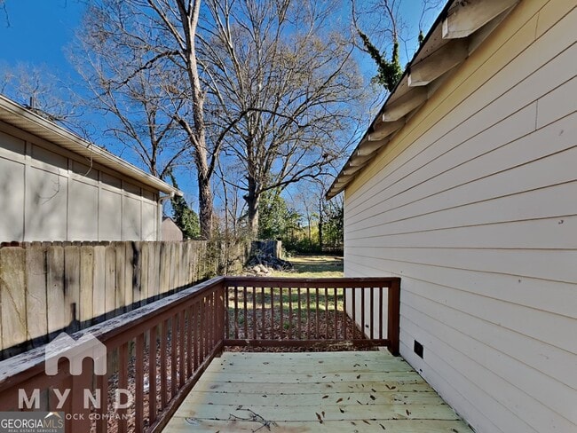 Building Photo - 1708 Evans Dr SW