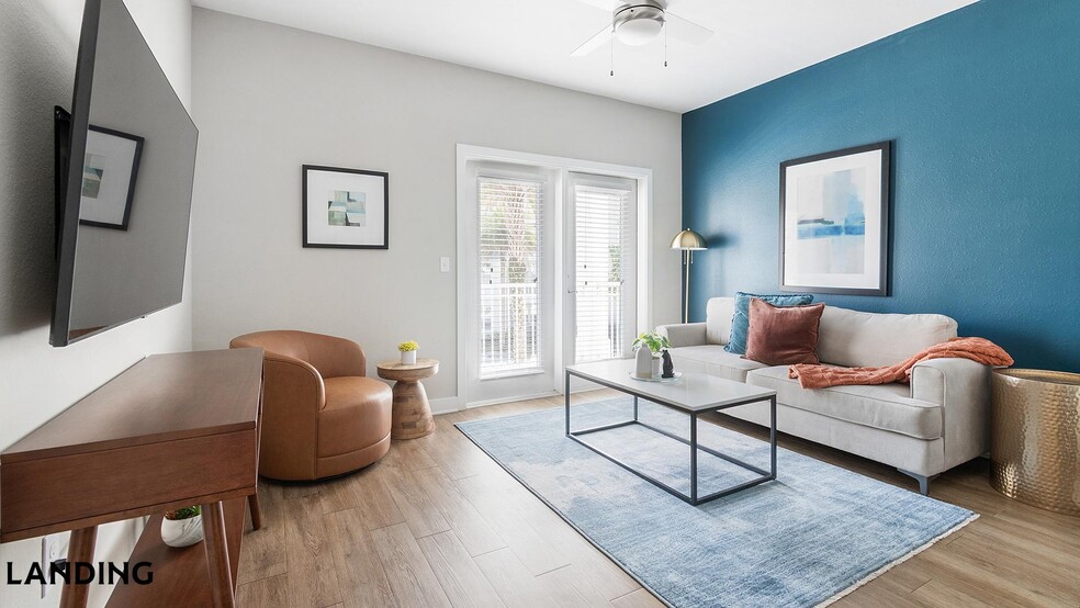 Building Photo - 215 Hunters Lk Wy