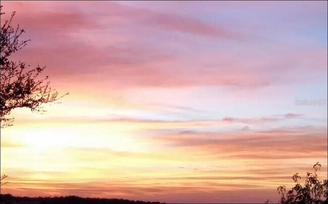 Building Photo - 1523 Sundown Ln