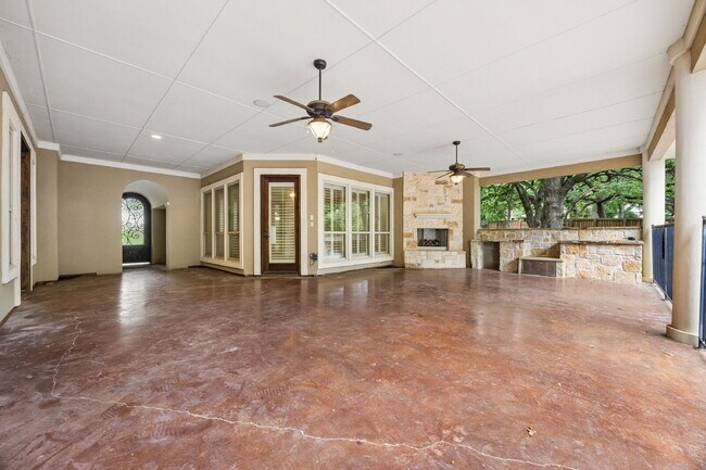 Building Photo - 2101 Miracle Point Dr