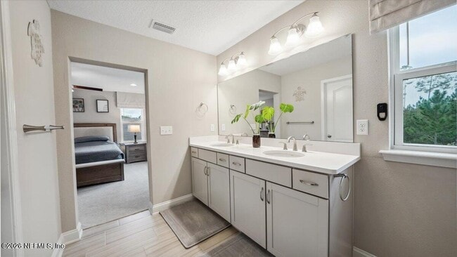 Building Photo - 1120 Persimmon Dr