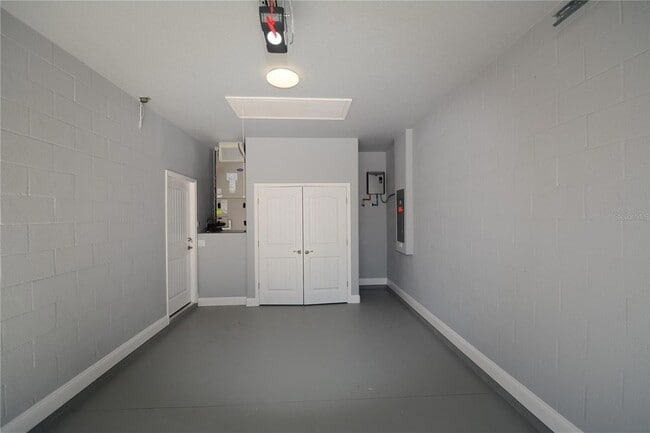 Building Photo - 25 Rosepetal Ln