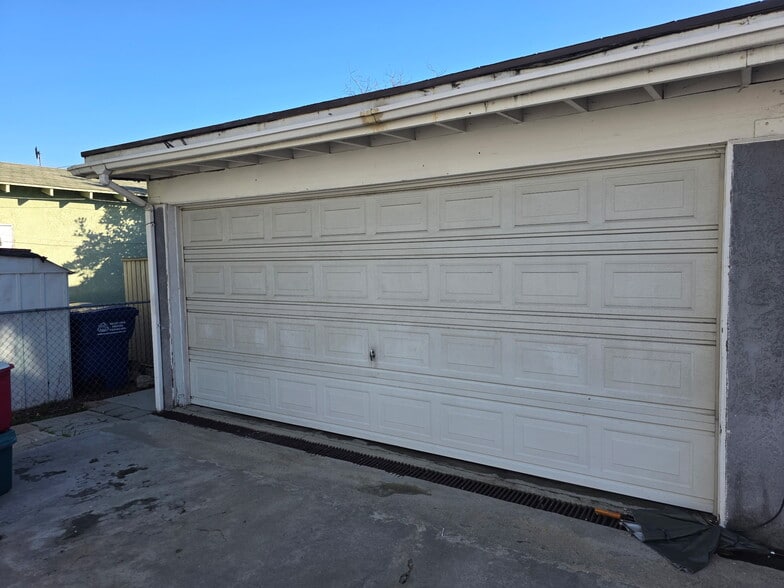 Building Photo - 4126 E 2nd St