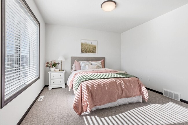 Building Photo - Newly Built in the Wilds neighborhood of West Fargo!