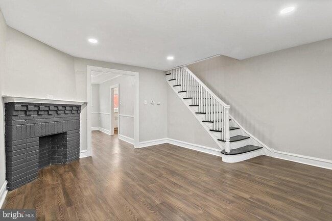 Building Photo - 7158 Radbourne Rd
