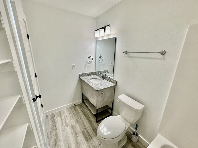 Building Photo - 1101 States Ave