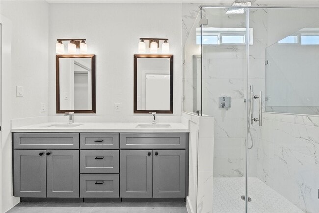 Building Photo - 1910 Bayou Shore Dr