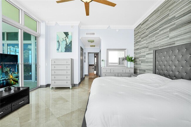 Building Photo - 3535 S Ocean Dr