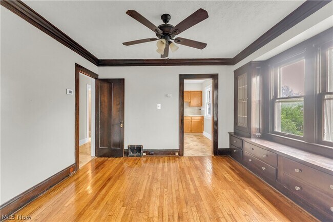 Building Photo - 1467 Larchmont Rd