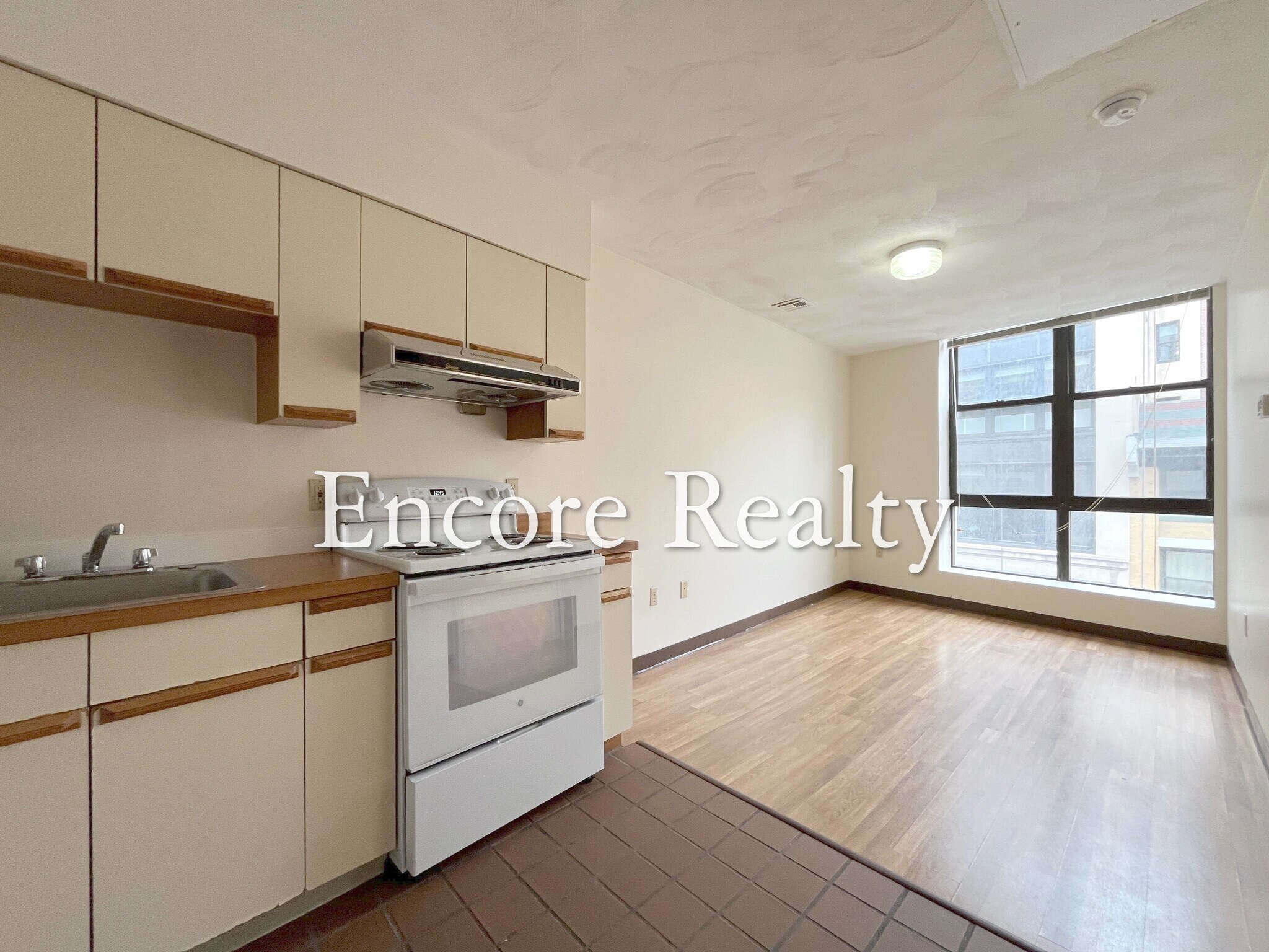 Building Photo - 83 Essex St
