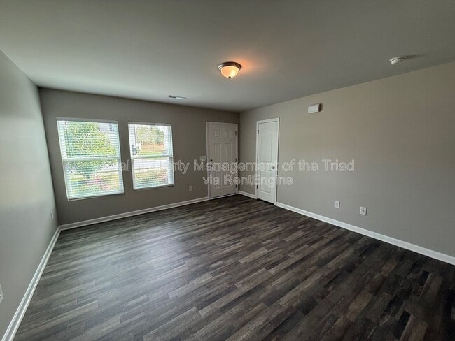 Building Photo - 3801 Miller Dr