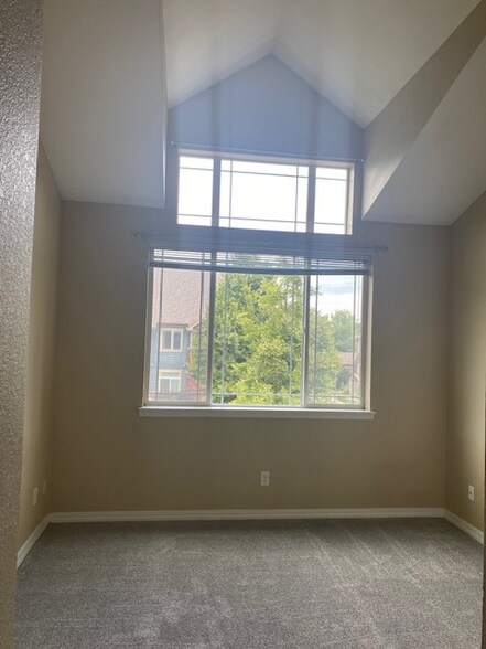 Building Photo - 2133 Krisron Rd