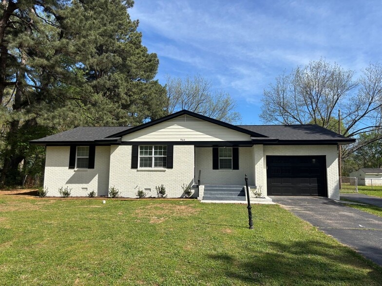 Building Photo - 4960 Sherry Dr