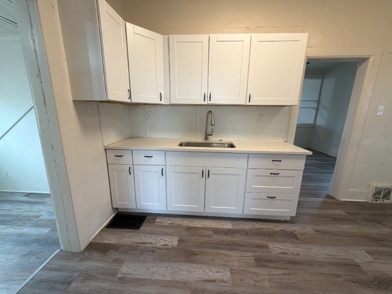 Building Photo - 2130 4th Ave