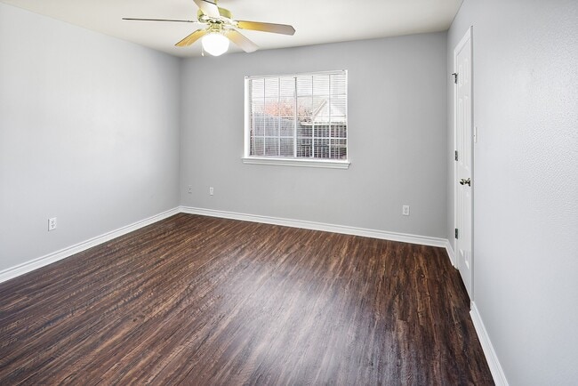 Building Photo - 2032 Legacy Ln