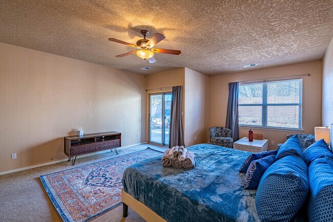 Building Photo - 9719 Calle Chamisa NW