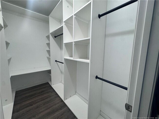 Building Photo - 1544 Vandenberg Dr