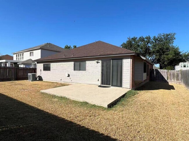 Building Photo - 905 Justeford Dr