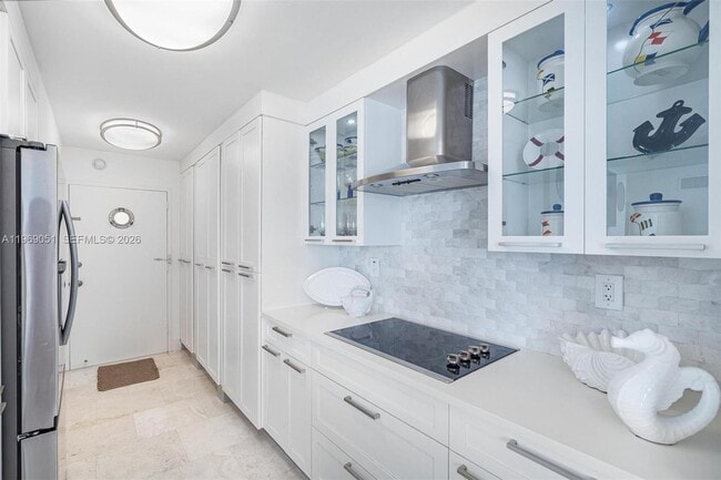 Building Photo - 7135 Collins Ave