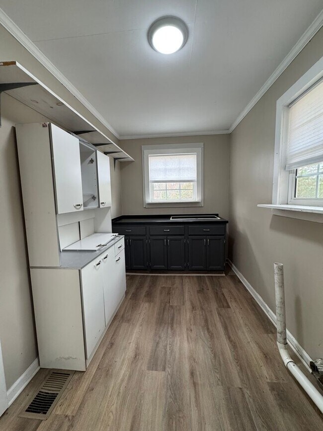 Building Photo - Private 3/2 Country House- $1,595