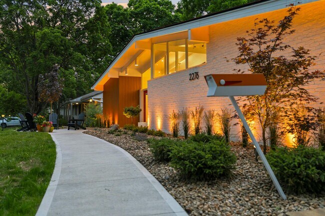 Building Photo - 2276 Johnston Rd