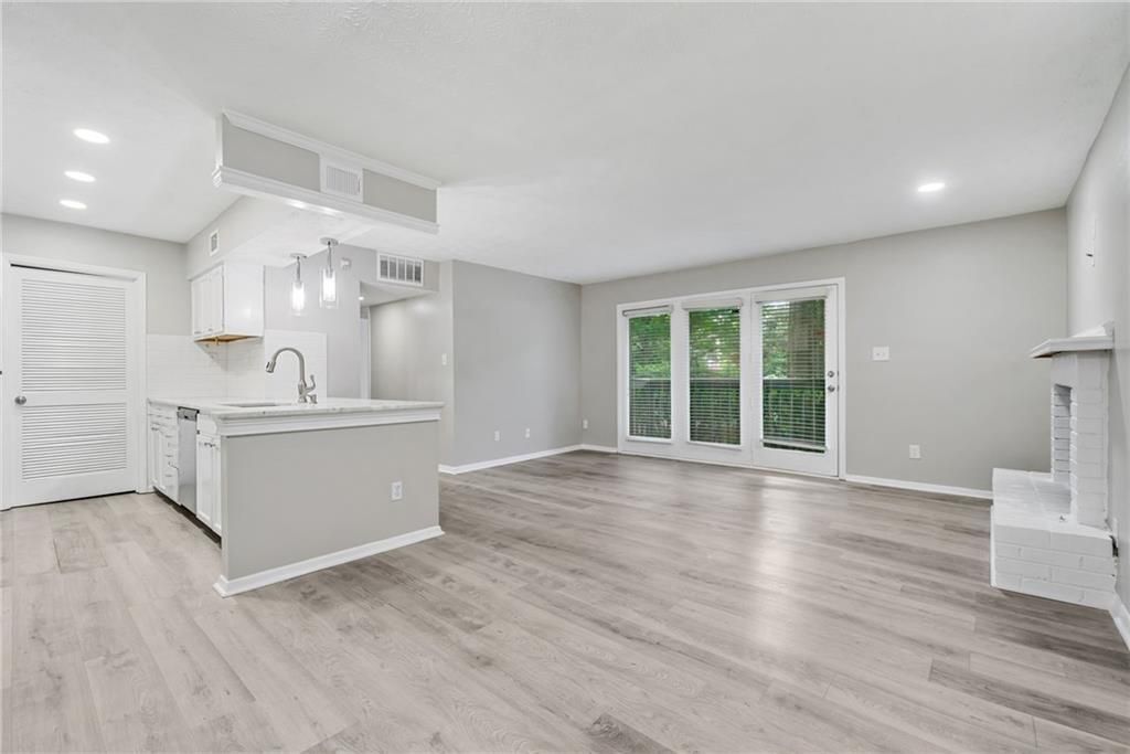 Building Photo - 113 Tuxworth Cir