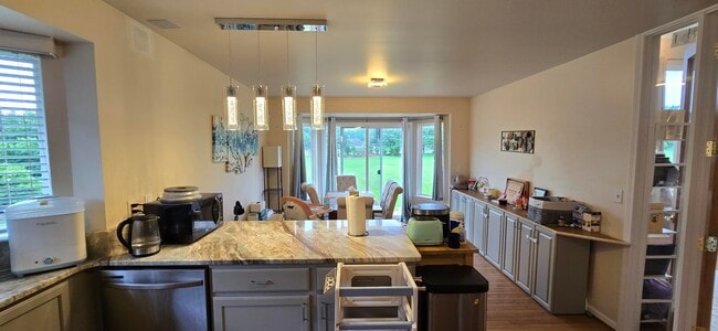 Building Photo - 40184 Long Horn Dr