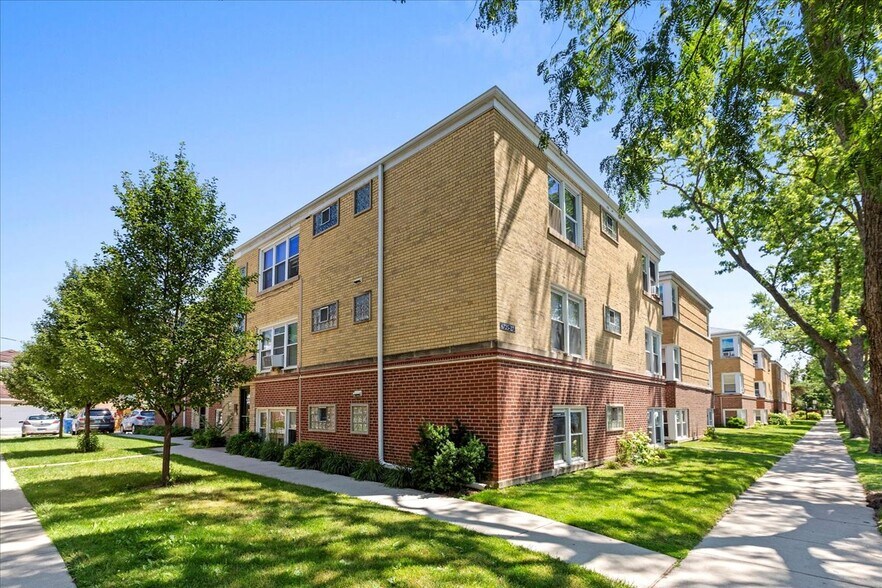 Primary Photo - 6705 N California Ave