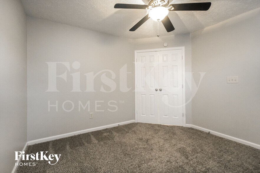 Building Photo - 2304 Burgundy Way