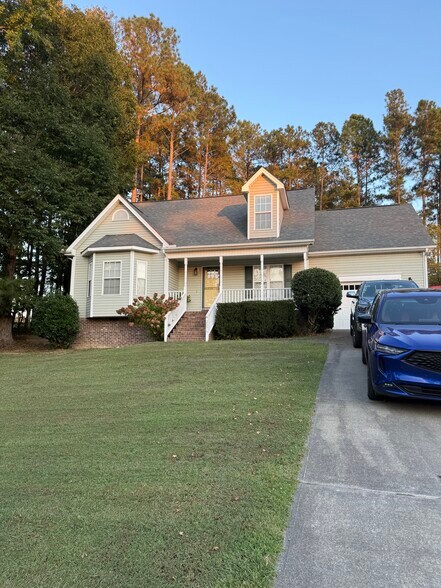 Primary Photo - 2576 Blue Dog Ct