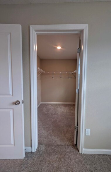 Building Photo - 10305 Alder Creek Ln