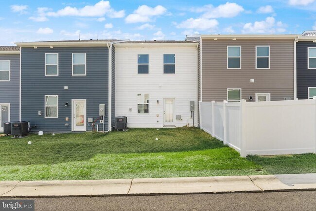 Building Photo - 138 Willett Holw St