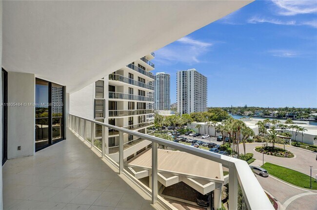 Building Photo - 20281 E Country Club Dr