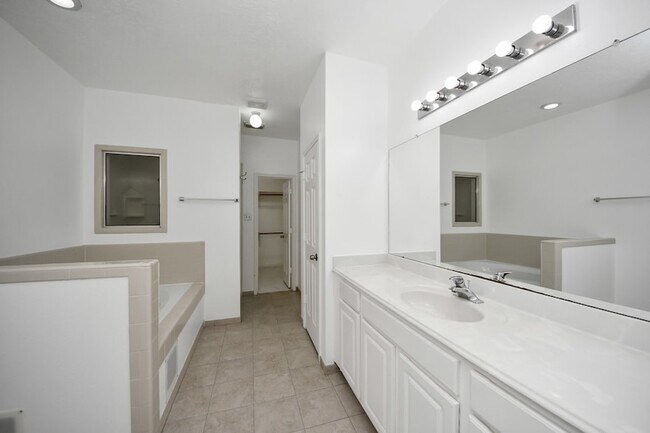 Building Photo - 3138 Waters View Dr