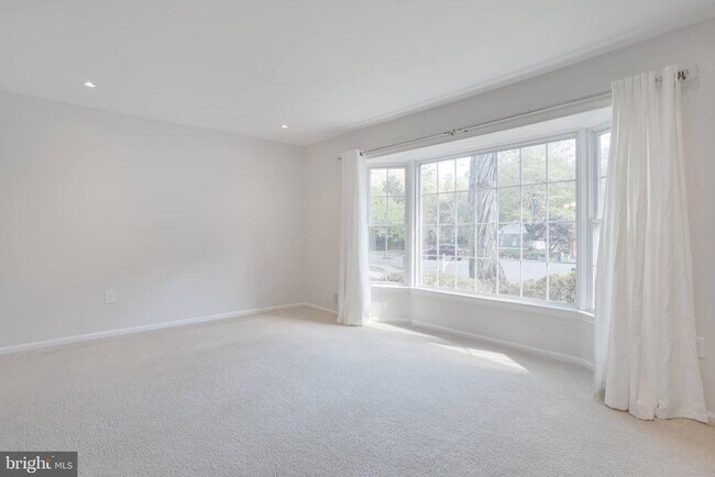 Building Photo - 9369 Tovito Dr