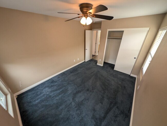 Building Photo - 7550 Morisset Ave