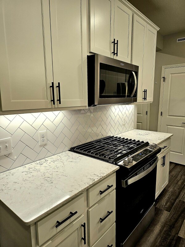 Building Photo - 17904 Giants Wy