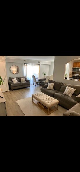 Building Photo - 1460 Fairlane Dr