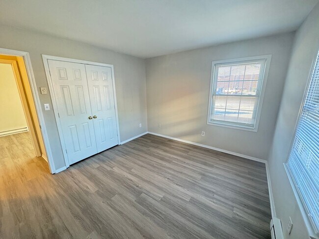 Building Photo - 1st-Floor 2 Bedroom Apartment – Briarcliff...