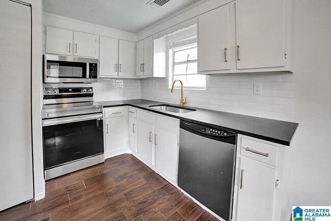 Building Photo - 4713 9th Ave S