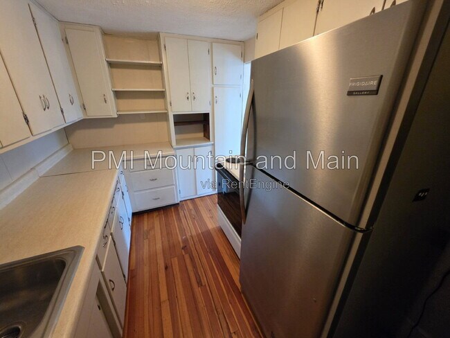 Building Photo - 41 Westwood Pl