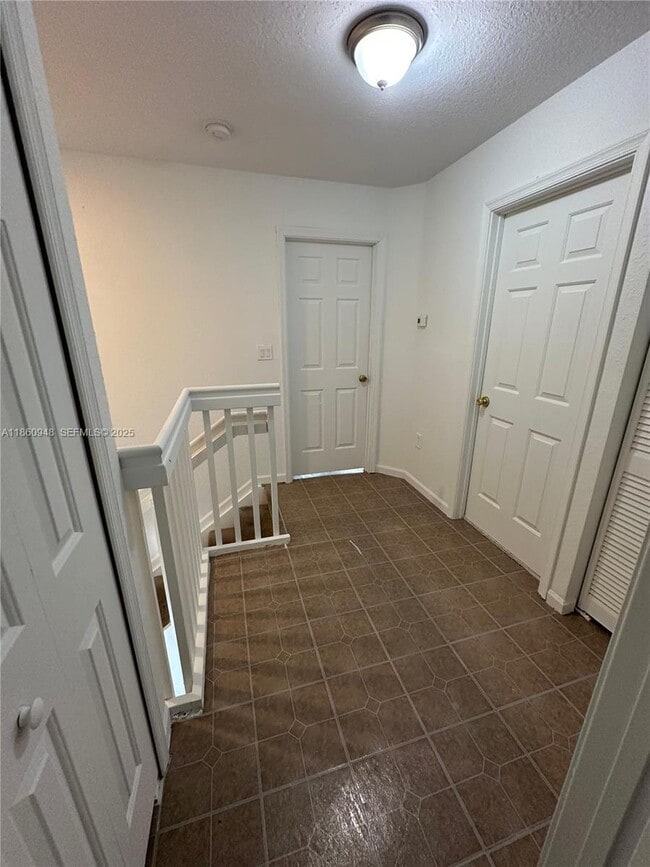 Building Photo - 2438 SE 14th Ave