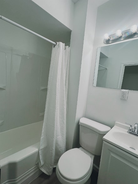 Building Photo - 4 Linden Ave